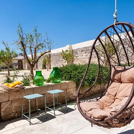 مزرعة للإقامة Masseria Pezza *