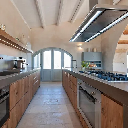 مزرعة للإقامة Masseria Pezza *